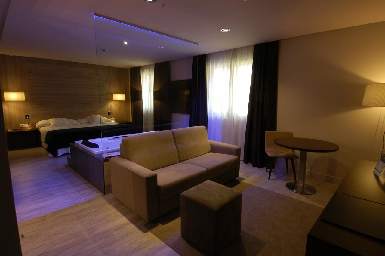 Felix Hotel Valls Exterior photo